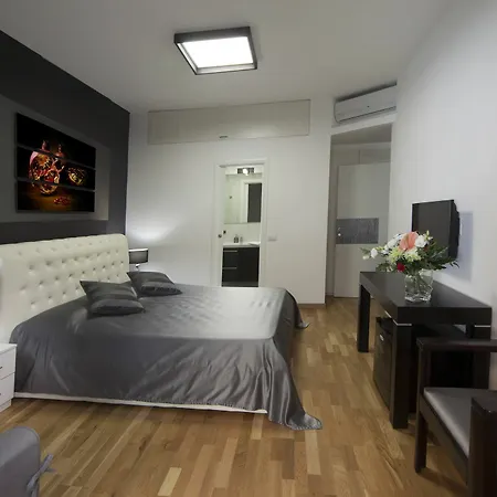 Golden House Apartment