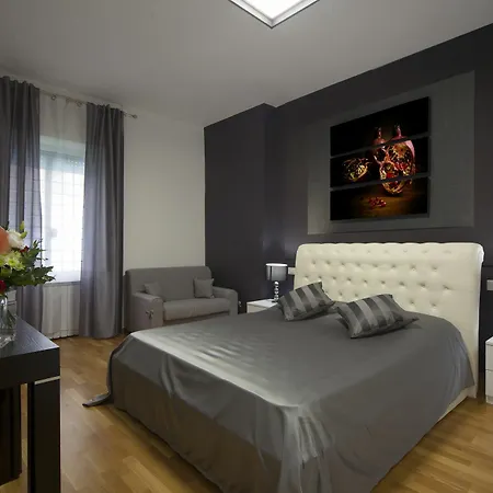 Apartment Golden House *